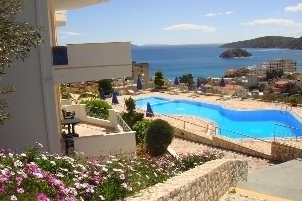 Panorama 3* Τολό
