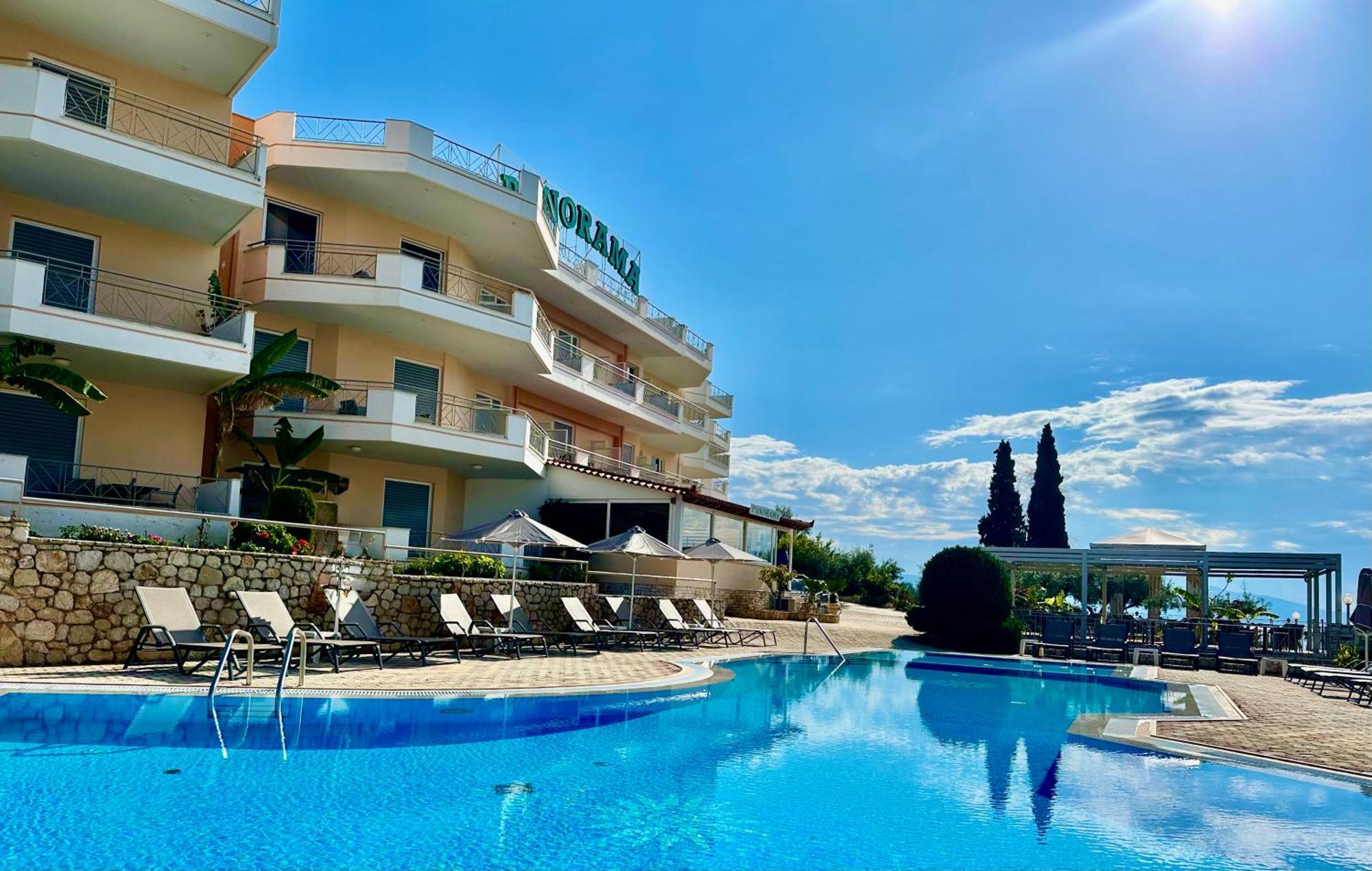 Panorama 3* Τολό